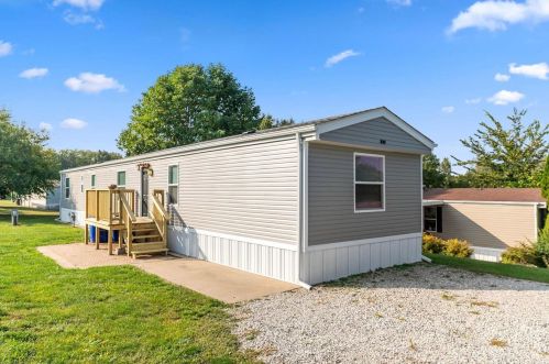 231 Warren Dr, Winfield, MO 63389-3336