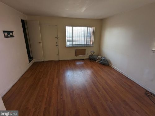 6017 11 St, Philadelphia PA 19123-3324 exterior