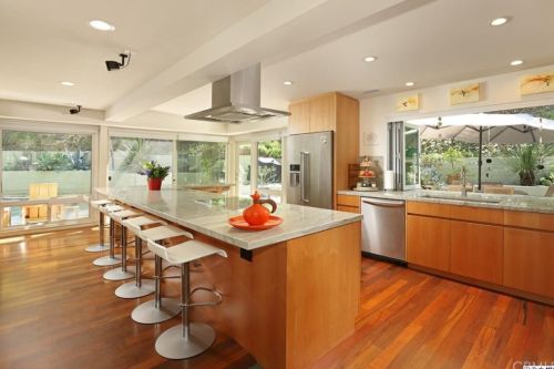 258 Mesa Lila Rd, Glendale, CA 91208-1035