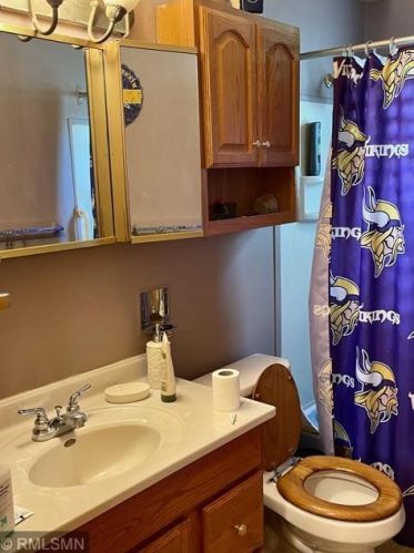 1894 Eugene St, Saint Paul MN  55110-3327 exterior