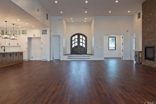 9290 53rd St, Riverside, CA 92509-3809