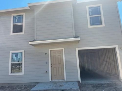 205 Orange St, Angleton, TX 77515-5921
