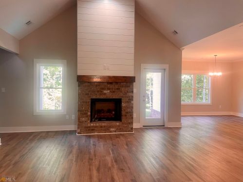59 Creekside Ct, Forsyth, GA 31029-8063