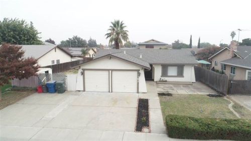 1182 Huntington Pl, Manteca, CA 95336-2915