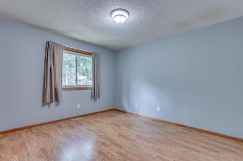 4464 Cinnamon Ridge Trl, Saint Paul MN  55122-2385 exterior