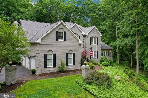 7711 Rose Gate Ct, Clifton, VA 20124-2067