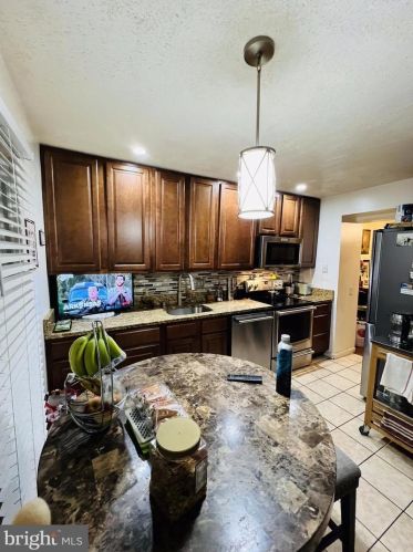 353 Crescendo Way, Silver Spring MD  20901-5020 exterior