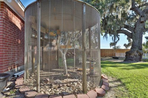 638 Wagon Wheel Trl, Angleton TX 77515-2733 exterior