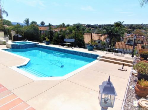 630 Fairhill Ct, Oceanside, CA 92057-6300