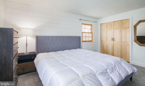 1221 Oakwood Rd, Tavistock NJ  08033-3632 exterior