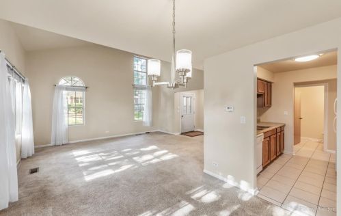 1276 Clare Ct, Carol Stream IL  60188-6011 exterior