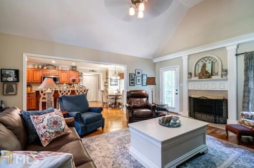 1151 Ridgefield Dr, Bishop, GA 30621-1551