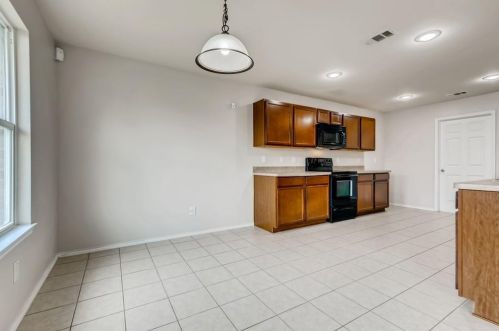 5704 Mountain Bluff Dr, Fort Worth TX  76179-7219 exterior