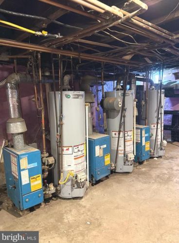 24 51 St, Philadelphia PA 19139-2726 exterior