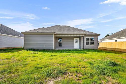 136 Hughes Dr, Warner Robins, GA 31093-7352