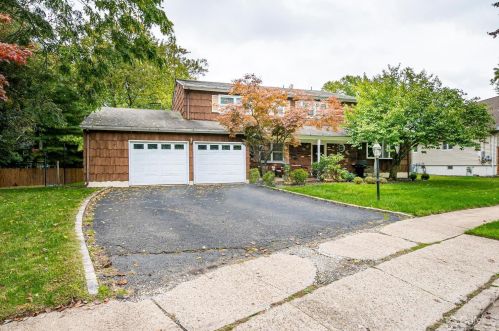 28 Lynnwood Rd, Edison, NJ 08820-2707