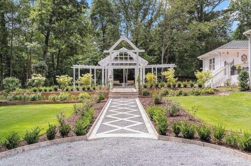3225 Jett Ferry Ct, Atlanta GA  30350-5415 exterior