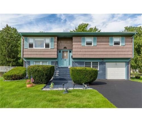 11 Tall Oaks Dr, Hazlet, NJ 07730-1921