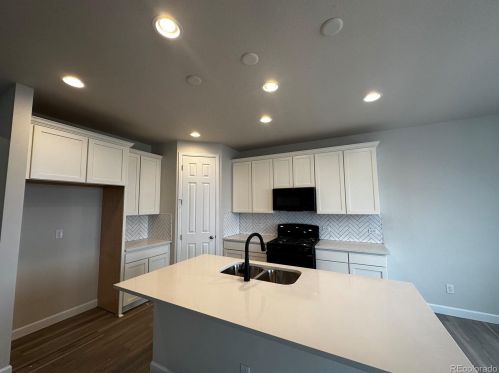 20934 Radcliff Pl, Denver, CO 80015-5477