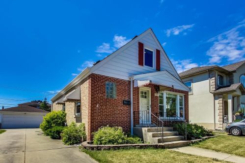 7049 Keeney St, Niles IL  60714-3037 exterior