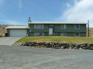 1437 D St, Ephrata, WA 98823-2127