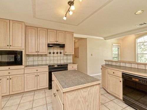 1133 Elder Cir, Austin TX  78733-3422 exterior