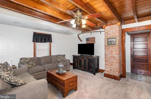 2189 Baltimore Pike, Hanover PA  17331-9610 exterior