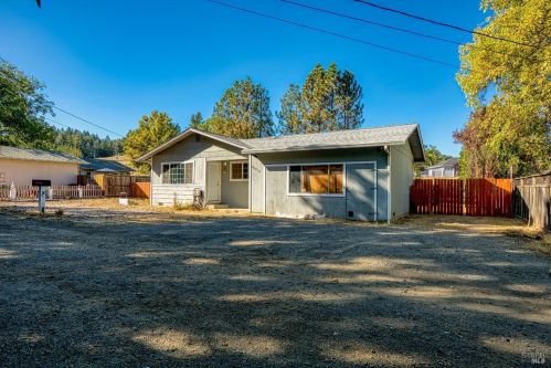 20212 Hollands Ln, Willits, CA 95490-9606