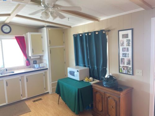 3998 Castro Valley Blvd, Hayward, CA 94546-6031