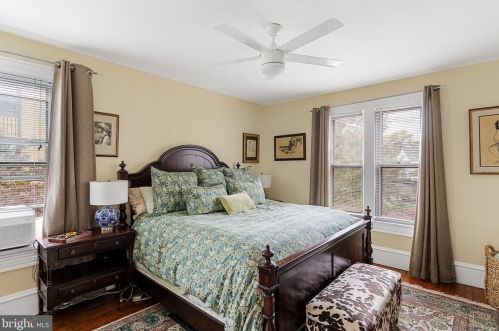 135 Warwick Rd, Tavistock NJ  08033-3706 exterior