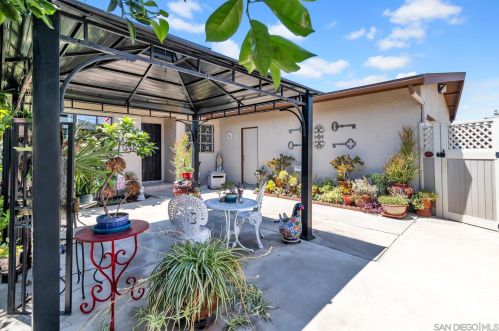 1033 Naranca Ave, El Cajon, CA 92021-5616