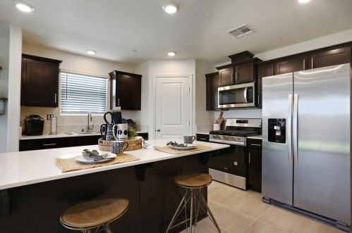 694 Coppola Ct, Merced, CA 95348-9613