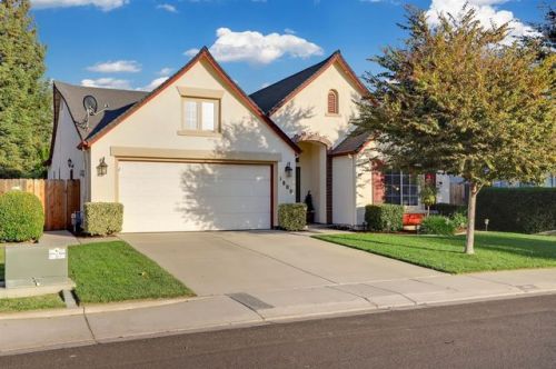 1800 Maid Mariane Ln, Modesto, CA 95355-8490