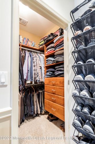 34 Redwood Dr, Tinton Falls NJ  07712-8702 exterior