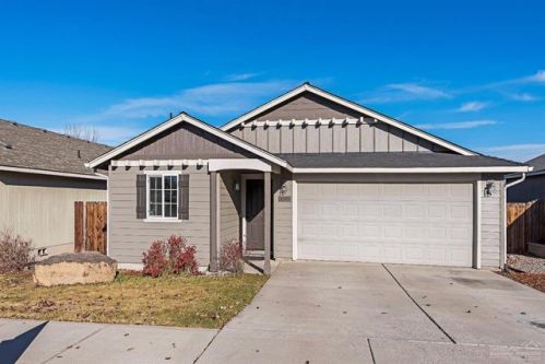 2741 Cascade Ave, Eagle Crest OR  97756-7063 exterior