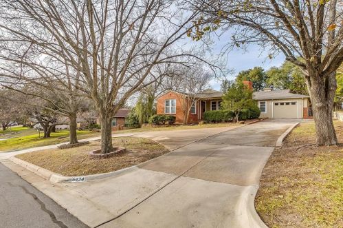 6424 Waverly Way, Fort Worth TX  76116-5405 exterior