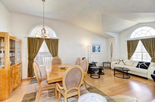 4528 Elwell Ct, Elk Grove, CA 95758-4017