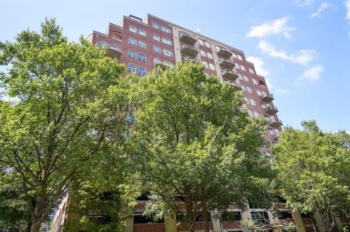 3180 Mathieson Dr, Atlanta GA  30305-1823 exterior