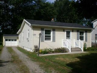1326 Harper Dr, Erie PA  16505-3935 exterior