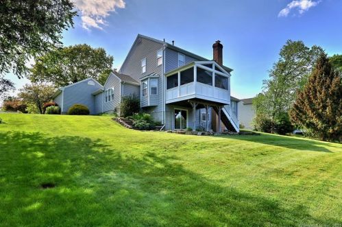 51 Old Colony Rd, Upper Stepney, CT 06468-1279