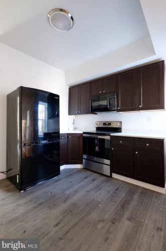 2024 8th St, Philadelphia PA  19122-1304 exterior