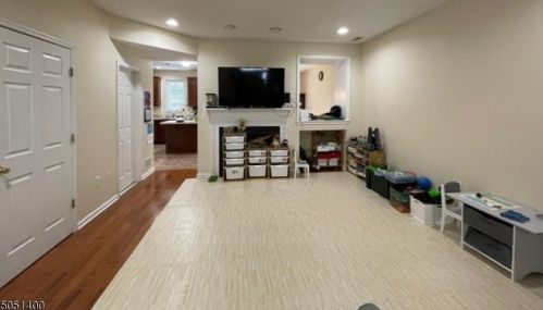28 Hoover Ave, Princeton NJ  08540-4609 exterior