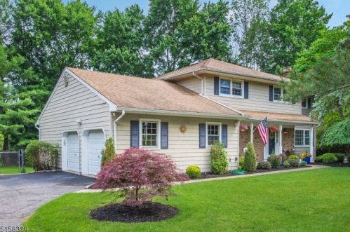 17 Knollwood Dr, Morristown, NJ 07960-3614