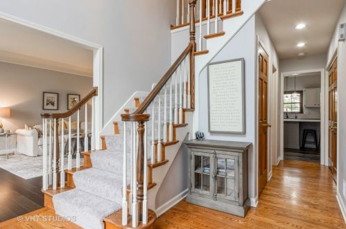 864 Ravinia Ct, Batavia, IL 60510-3214