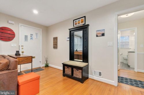 322 Northwest Dr, Silver Spring MD 20901-1431 exterior