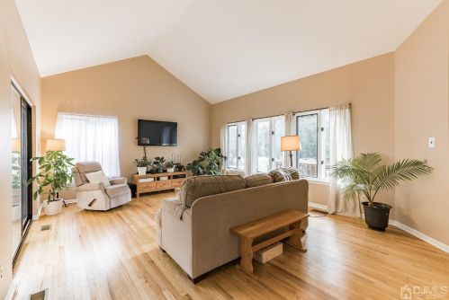 68 Sayre Dr, Princeton NJ  08540-5807 exterior