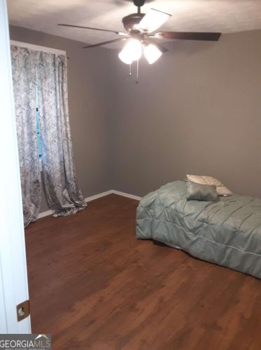 90 Cumberland Dr, Rex GA 30273-1800 exterior