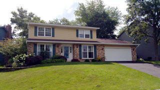 2511 Sun Valley Rd, Lisle, IL 60532-3434