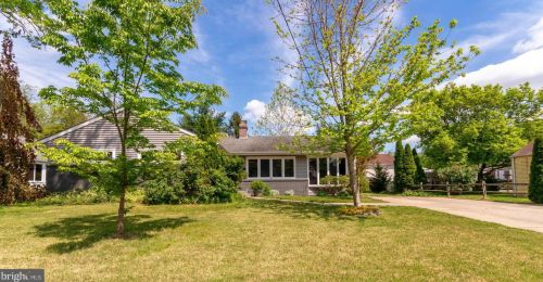 21 School Ln, Pilesgrove, NJ 08098-1330
