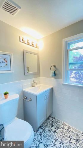 1002 Kerwin Rd, Silver Spring MD  20901-1865 exterior